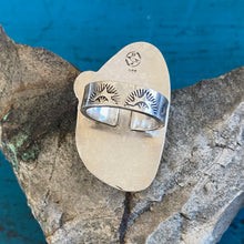 Load image into Gallery viewer, White Buffalo Turquoise Sterling Silver and Copper Size 6.5