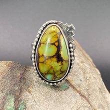 Load image into Gallery viewer, Sterling Silver and Green Hubei Turquoise Chunky Ring